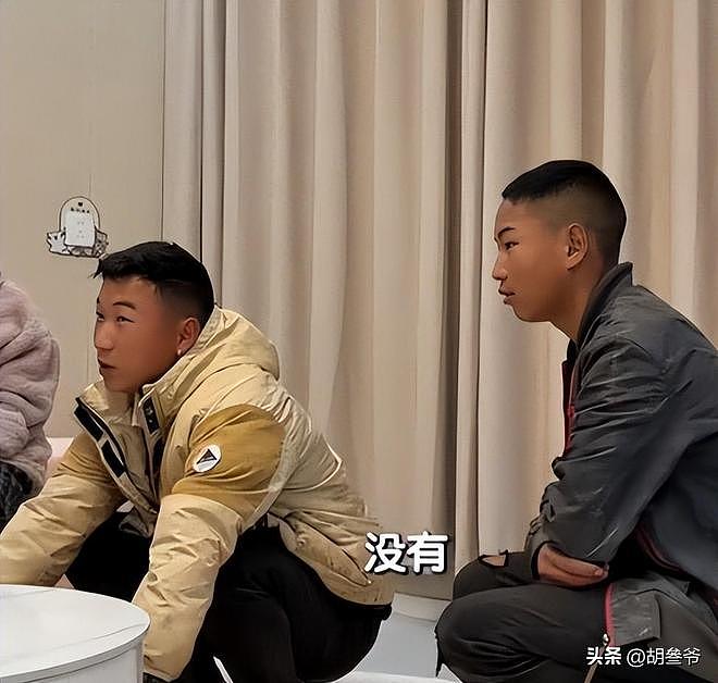 凉山18岁女孩全家“社会性死亡”!装贫连骗3位网红,现更富裕了(组图) - 41