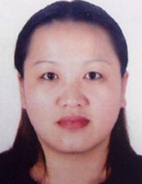 上海女会计携92万巨款潜逃,警方苦追15年,儿子:母亲已去世9年(组图) - 1