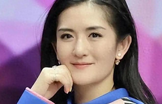 钱赚够了，名声没了，谢娜开演唱会迎来全网骂潮，刘烨当初没说谎（组图） - 1