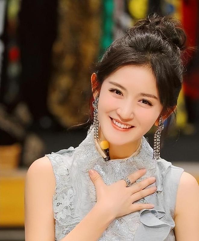 钱赚够了，名声没了，谢娜开演唱会迎来全网骂潮，刘烨当初没说谎（组图） - 13