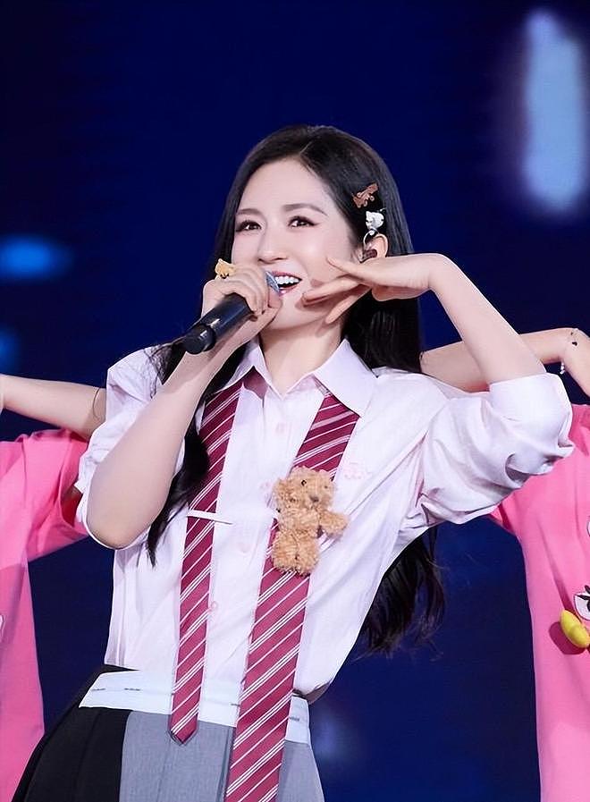 钱赚够了，名声没了，谢娜开演唱会迎来全网骂潮，刘烨当初没说谎（组图） - 20