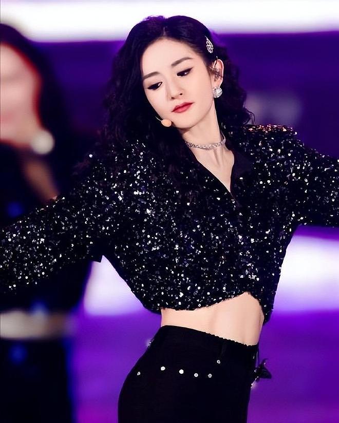 钱赚够了，名声没了，谢娜开演唱会迎来全网骂潮，刘烨当初没说谎（组图） - 25