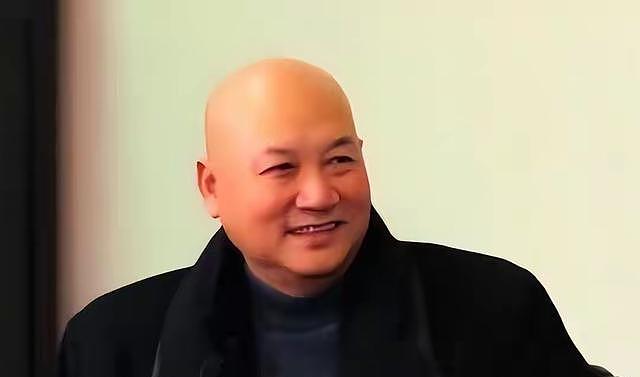 陈丽华刚走五天，迟重瑞又站回博物馆门口：白衬衫、白手套，死盯斗拱不挪步 - 8