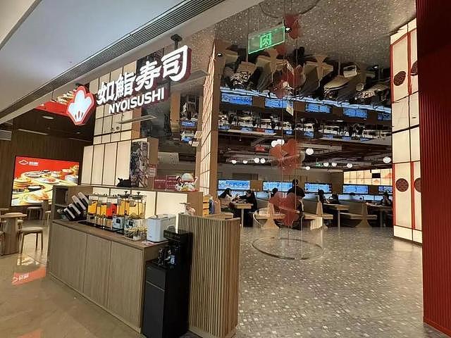 “最牛服务员”杨利娟，重回海底捞！从月薪160元服务员做起，成百亿身家CEO，年薪超700万；海底捞多品牌战略或进入关键落地期 - 3
