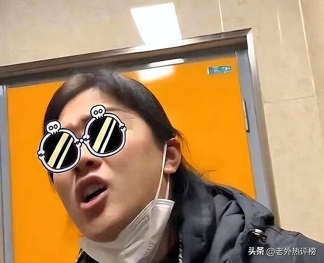 哈尔滨男童进女厕引发冲突,家长撒泼怒骂路人:谁带大的孩子? - 2