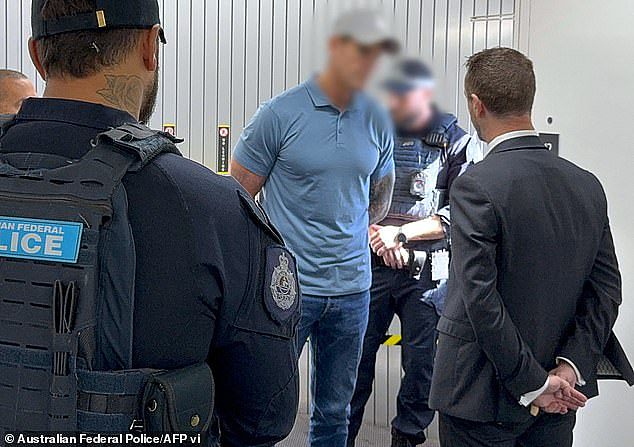 惊险！澳洲老兵涉5起战争谋杀罪被捕！携双胞胎女儿抵悉尼逛街遭拘（组图） - 6