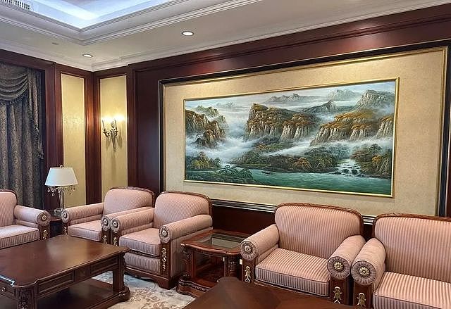 许家印昔日办公室内景曝光，房间一个接着一个很奢华，像迷宫一样 - 5