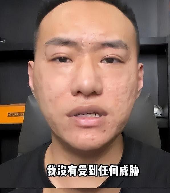 面相大变?那个砸神像、睡坟场“八字命硬”的网红,如今差别太大 - 11