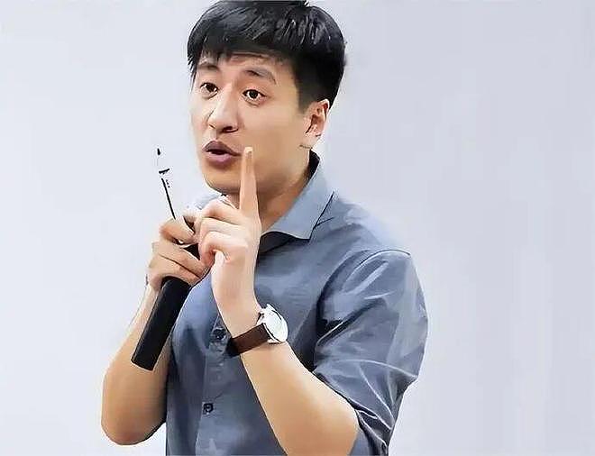 张雪峰“复活”！全网炸了（组图） - 1