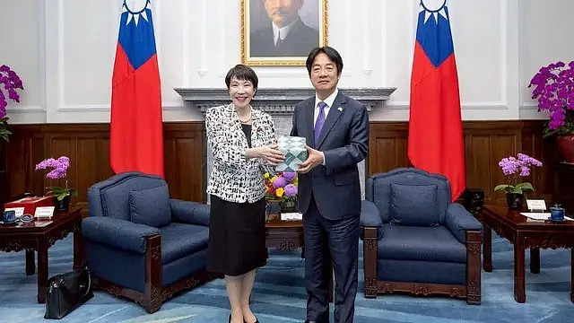 日本外交蓝皮书将中国“降级”，高市早苗又提“修宪”时程：中日关系何去何从? - 6
