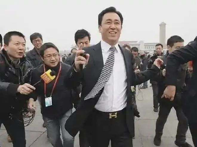 许家印亲自面试女大学生!建恒大歌舞团目的曝光:贵宾房非常恐怖 - 2
