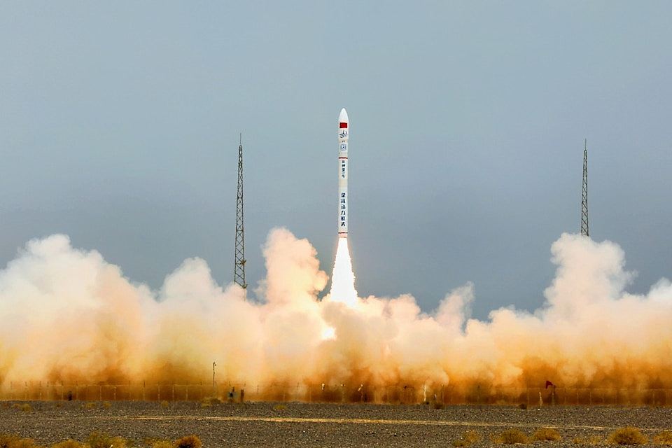 英媒指伊朗用中国卫星监视美军中东基地,中使馆:报道不实(图) - 1