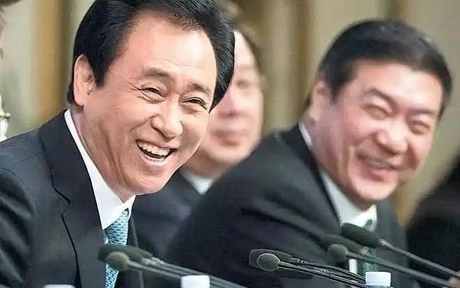 直到许家印当庭认罪悔罪，才发现，原来曹德旺早就猜中了他的结局 - 11