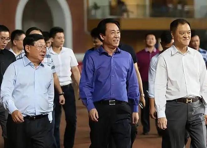 直到许家印当庭认罪悔罪，才发现，原来曹德旺早就猜中了他的结局 - 14