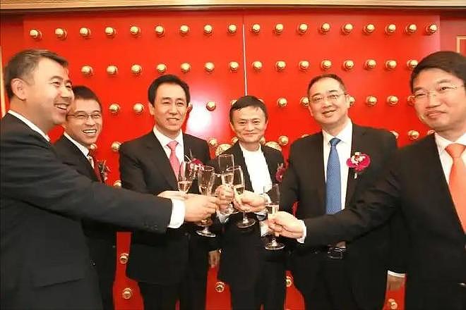 直到许家印当庭认罪悔罪，才发现，原来曹德旺早就猜中了他的结局 - 16