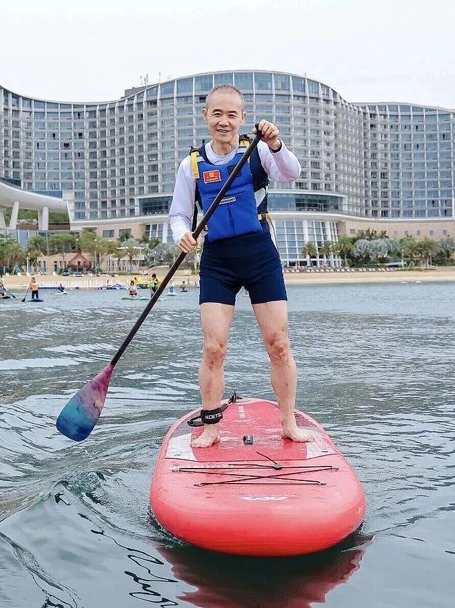 王石“被捕”风波后首露面！在深圳划船，肌肉线条抢镜（组图） - 5
