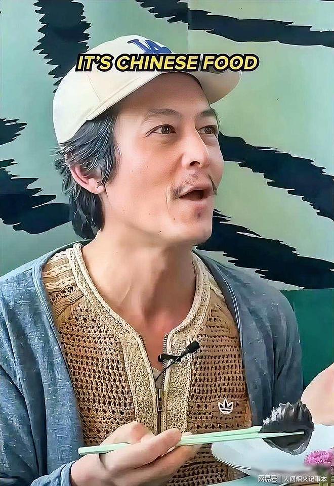陈冠希戴白帽出镜，撞脸赵本山引热议！自然老去竟成另类宣言（组图） - 1