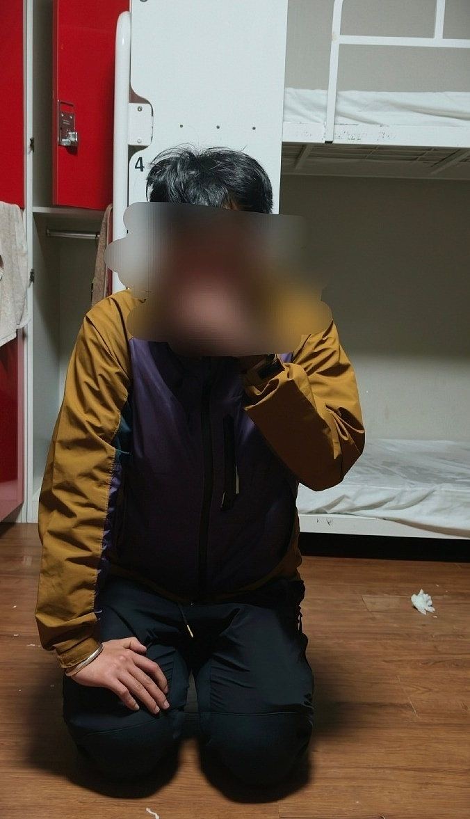 中国女游客在釜山青旅遭日男骚扰：对着床铺小便，下跪辩称认错厕所（组图） - 7
