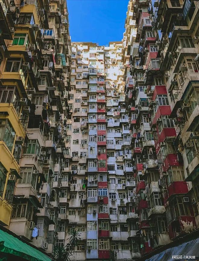 10万港人挤爆深圳！养老成本暴降80%，网友：风水轮流转（图） - 1