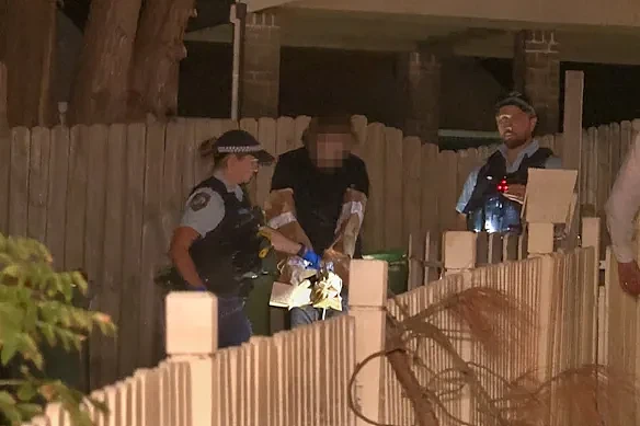 新州一夜连发两起命案！男子涉持刀捅死生母，另一男遭蒙面歹徒入室刺亡（组图） - 1