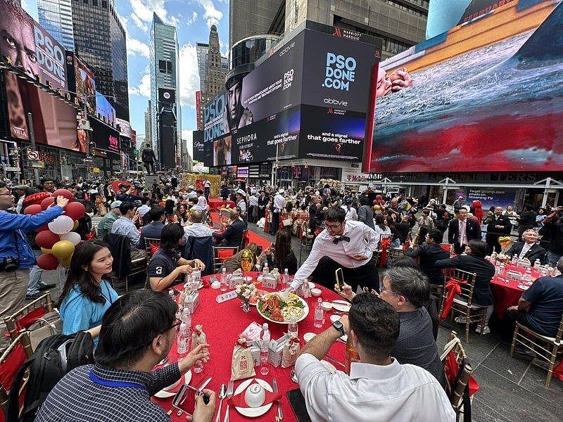 纽约时报广场炸台味？！竟是大咖艺人现身“婚宴”（组图） - 4