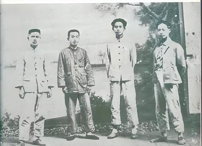 湘南民宅翻修惊现毛主席80年前旧照,专家鉴定弥足珍贵可补史遗缺(组图) - 4