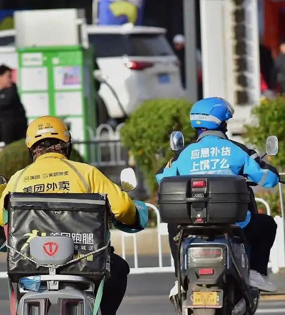 2025年外卖骑手破1300万，大专生占近四分之一，曾经的退路也卷了（组图） - 2