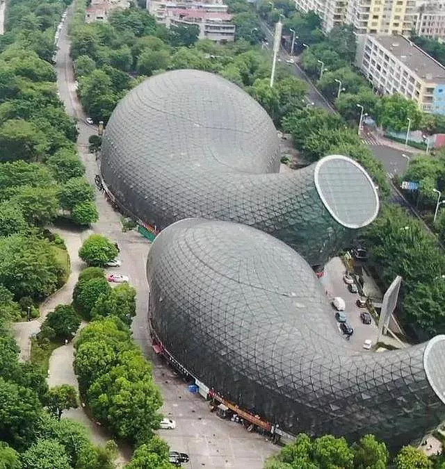 从浪漫到惊悚!中国奇葩建筑大赏:大夜壶上榜(组图) - 1