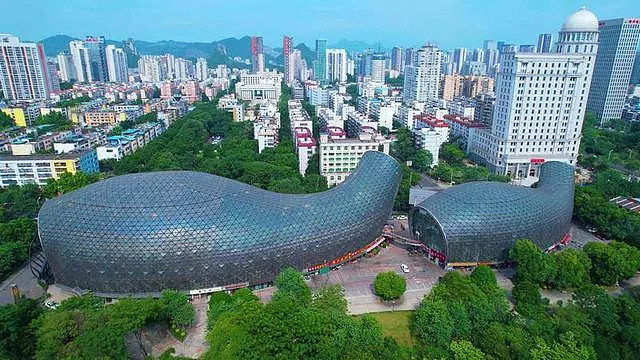 从浪漫到惊悚!中国奇葩建筑大赏:大夜壶上榜(组图) - 5
