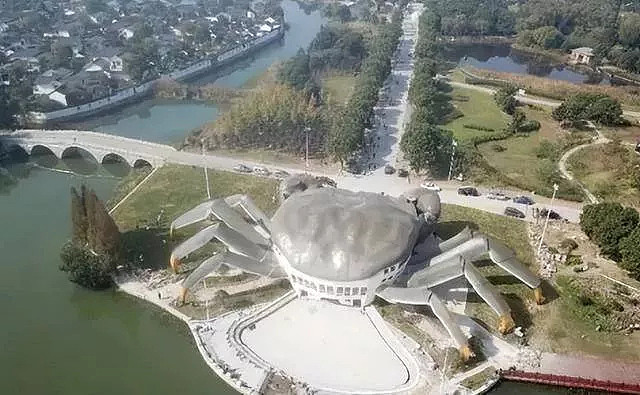 从浪漫到惊悚!中国奇葩建筑大赏:大夜壶上榜(组图) - 11