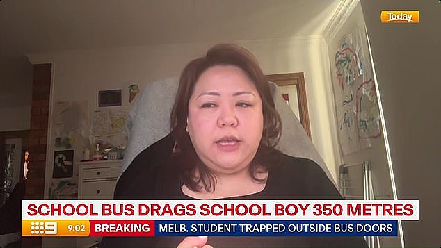 澳12岁男孩被车门夹住狂拖350米！公交司机毫不知情，母亲吓坏：他可能会死（组图） - 2