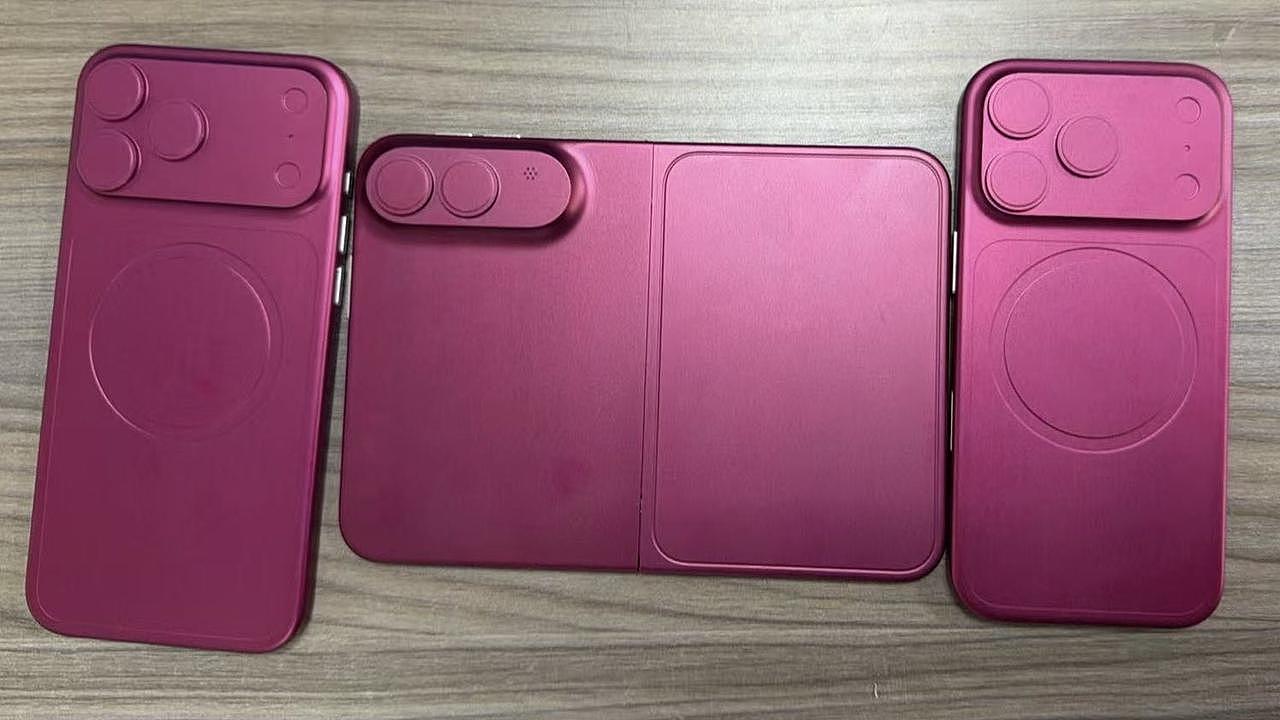 售价或超$2796!苹果首款折叠iPhone曝!网友狂吐槽:折痕太可怕(组图) - 1