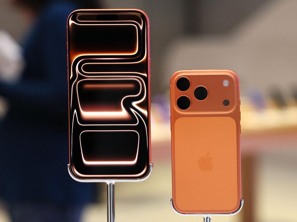 售价或超$2796!苹果首款折叠iPhone曝!网友狂吐槽:折痕太可怕(组图) - 4