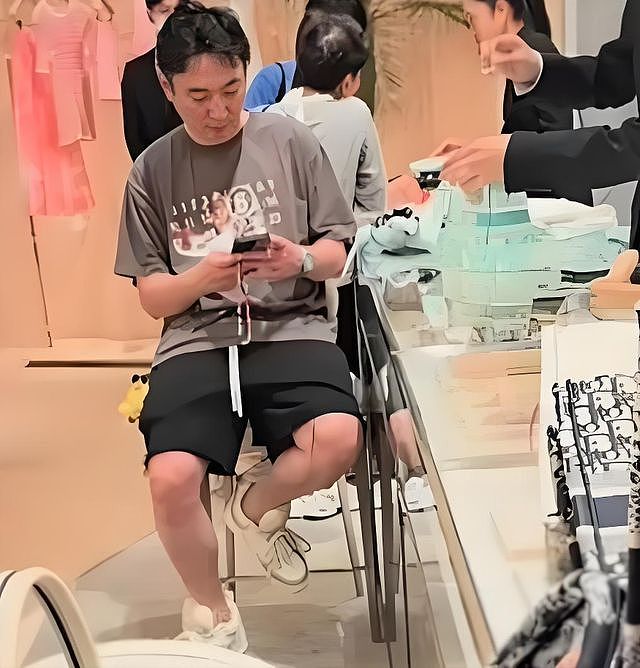 王思聪罕晒国外豪宅，可以俯瞰洛杉矶全景和海景！疑要卖房套现（组图） - 10