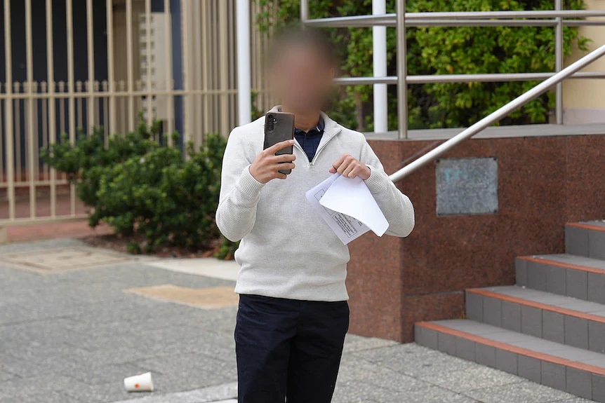 可怕！澳14岁少年持刀冲入校园捅伤他人，背后原因竞只是...（组图） - 4