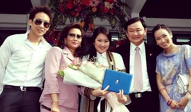 普京都惊叹:泰国女总理惨遭流亡,无路可退,竟当上中国董事长! - 10