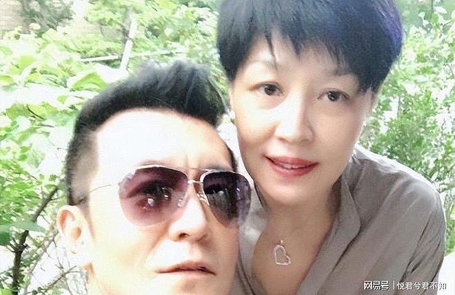 哈文含泪道破李咏葬在美国原因:不是不爱国,而是三天内必须下葬(组图) - 17