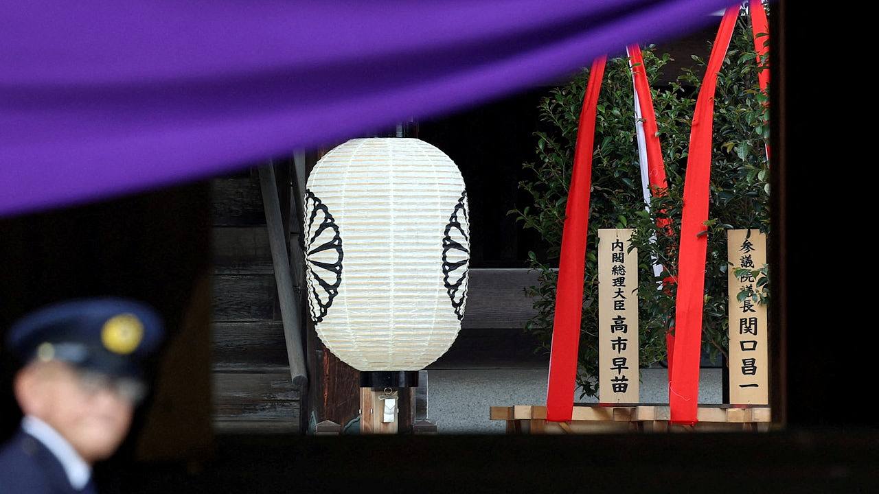 中国谴责高市早苗向靖国神社供奉祭品，促与军国主义彻底切割（组图） - 1