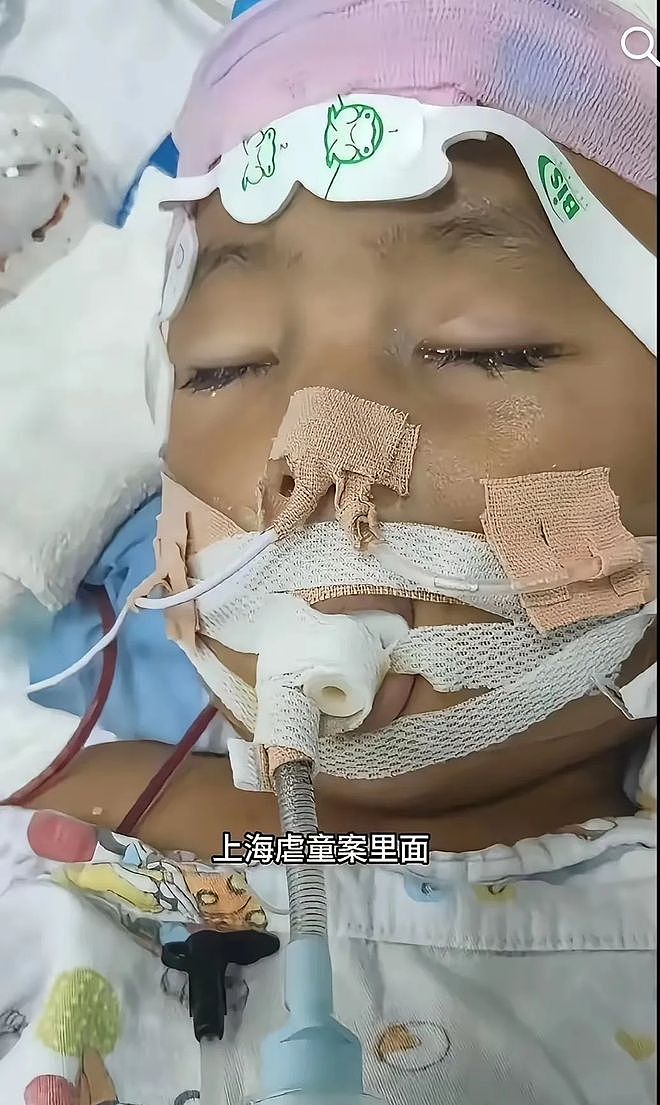 上海3岁男童遭生父女友虐死案宣判：死缓判决引争议，生母庭外哭求死刑（组图） - 1