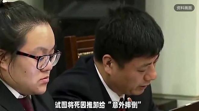 上海3岁男童遭生父女友虐死案宣判：死缓判决引争议，生母庭外哭求死刑（组图） - 3