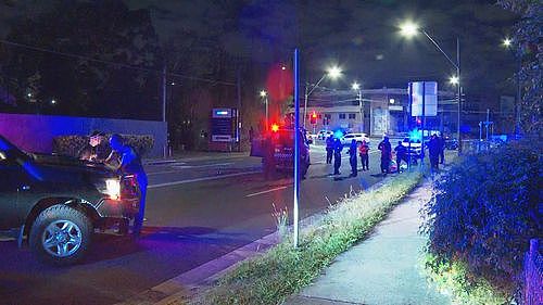 夜晚连发两起恶性枪击与袭警案!悉尼警员惨遭车辆夹击与重拳打伤(组图) - 3