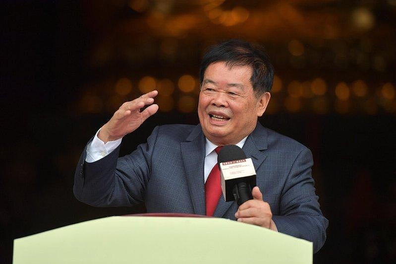 中国玻璃大王谈关税战，曹德旺：大不了关掉美国工厂（组图） - 1