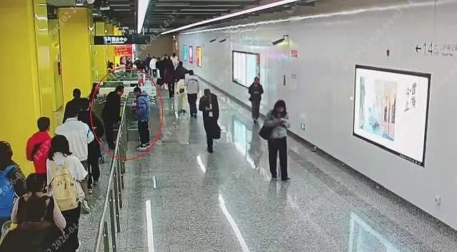 快递员将7999元的手机放门口,买家没收到!20多天后,手机自己“报警”了 - 2