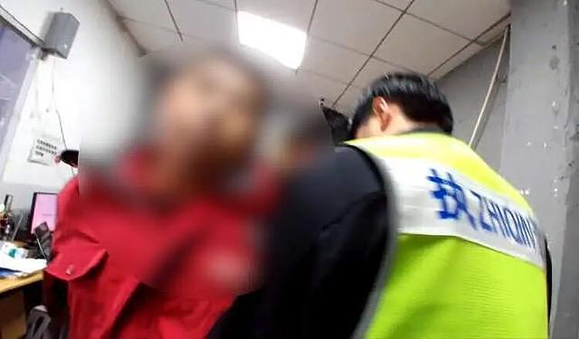快递员将7999元的手机放门口,买家没收到!20多天后,手机自己“报警”了 - 4