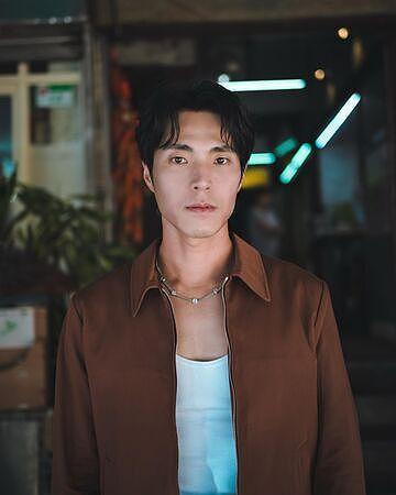 王大陆逃兵役案重创台娱!修杰楷陈柏霖等13位男星停工,有人转行卖菜(组图) - 7