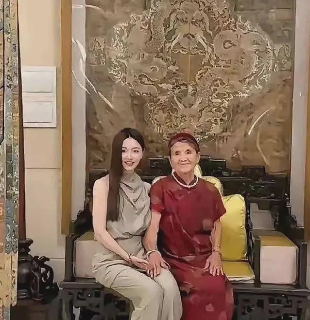 杨子携23岁新女友见91岁母亲,黄圣依17年终是一场空(组图) - 2