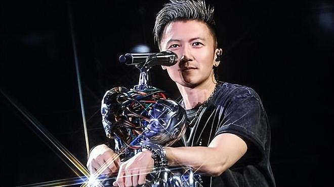 张敬轩被抵制原因被扒!“反骨”言论仅冰山一角,谢霆锋也被牵连(组图) - 28