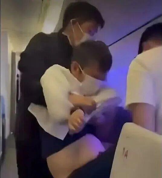 酒后大闹德国机场68分钟!中国央企高管6人被查,特权官威引热议(组图) - 3