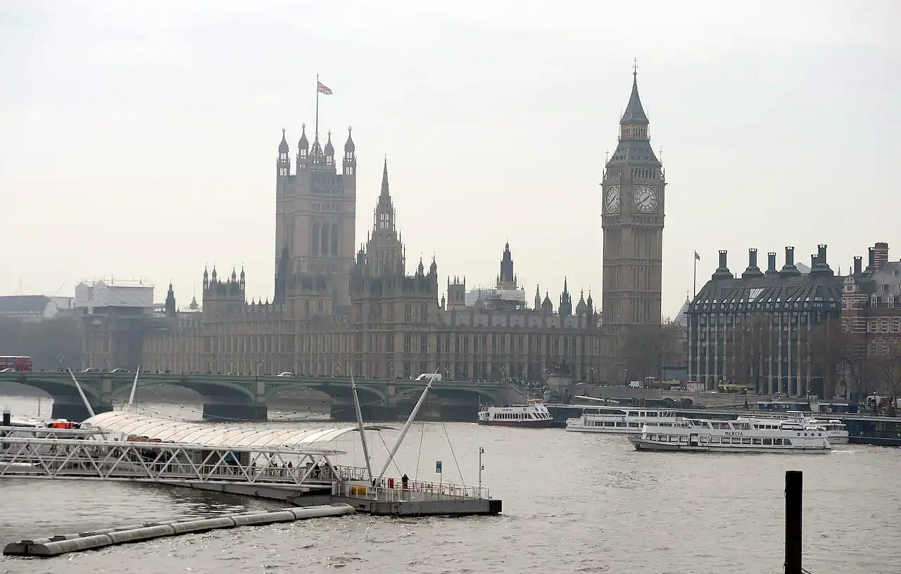 英国通过历史性法案,09年后出生者终身禁买香烟!澳卫生部长:正密切关注效果(组图) - 2