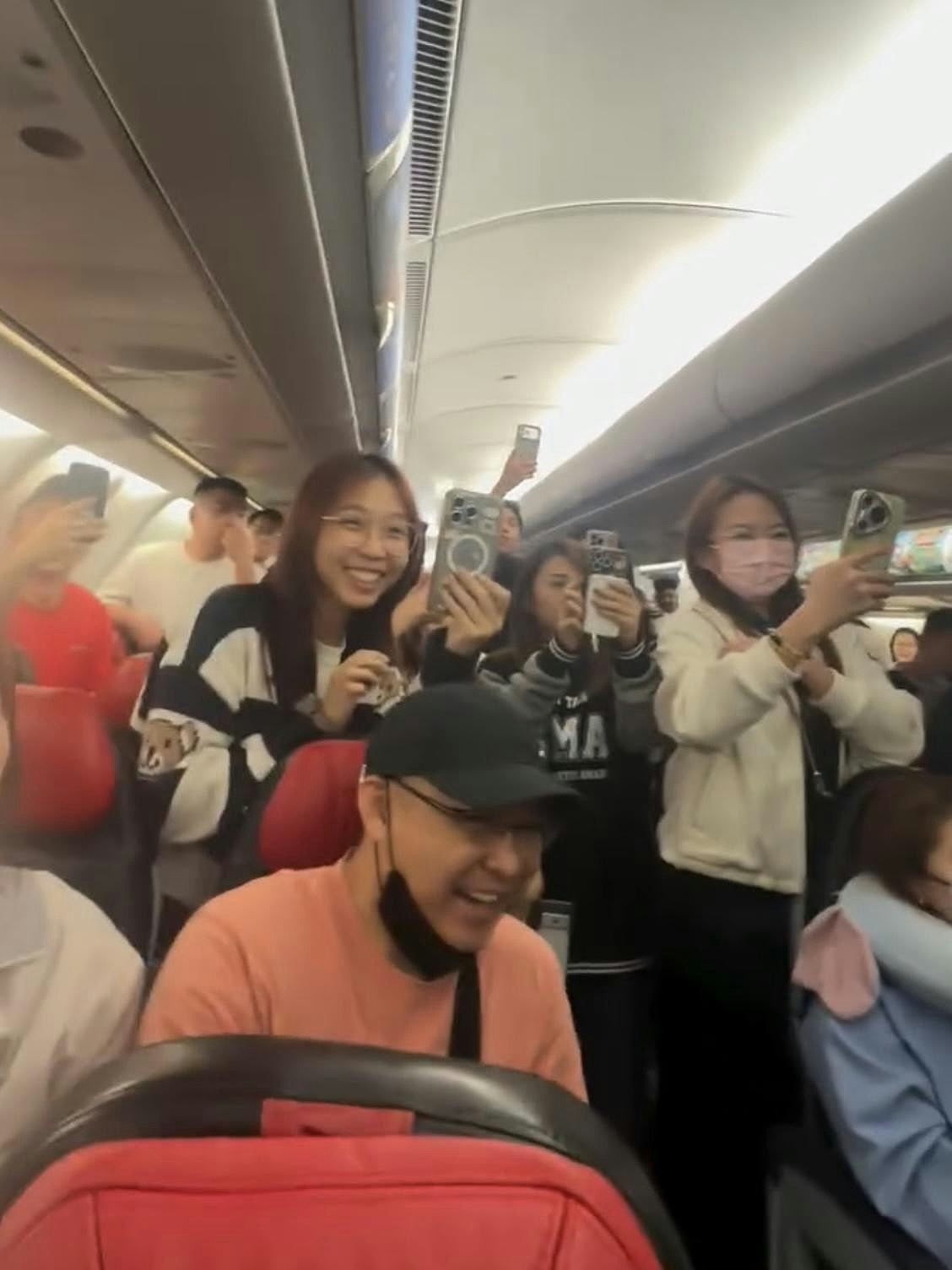 亚航闹事女自称南航空姐遭否认,大马女孩围观爆红(组图) - 4